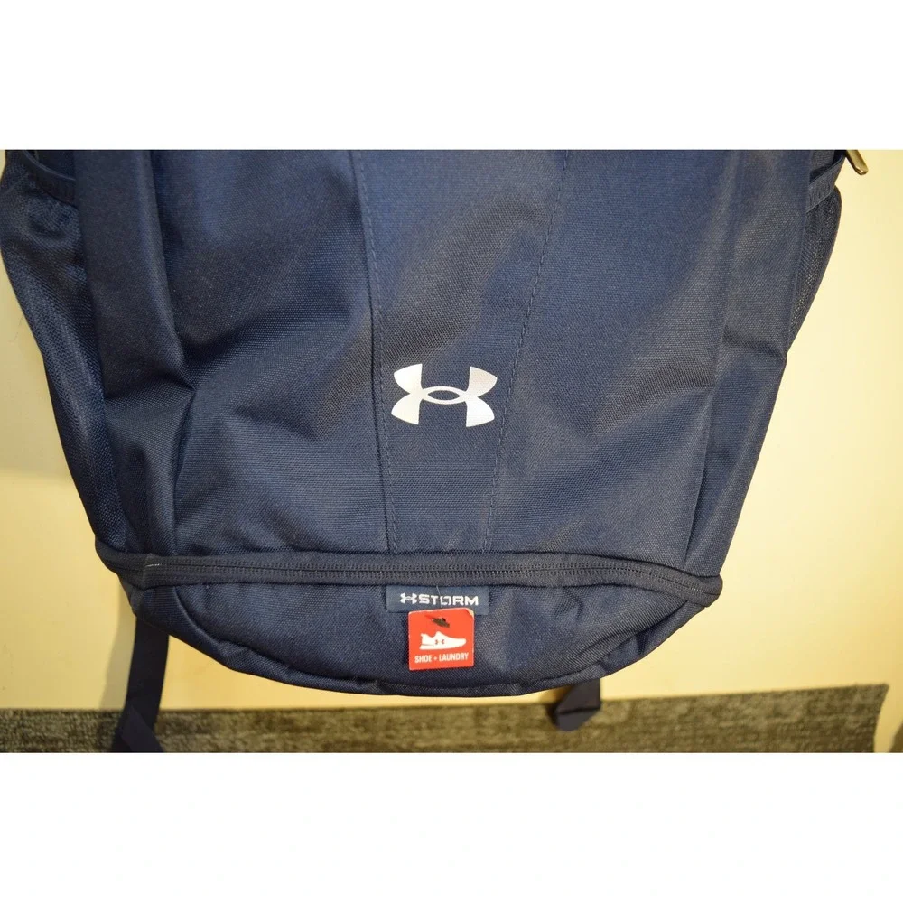 Under Armour UA Hustle 5.0 fits 15